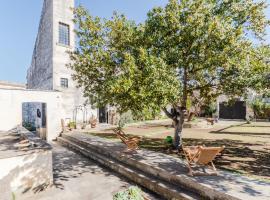 Salento 4 Stars - Blue & Yellow, hotel v destinaci Squinzano
