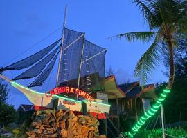 Laendra Sunset Beach: Karimunjawa şehrinde bir otel
