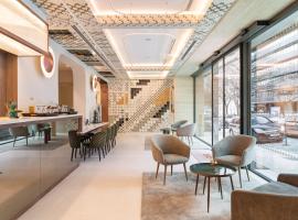 LUSTER Hotel