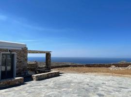 Rustic Stone House in the Heart of Folegandros, hotel in Ano Meria