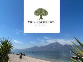 Villa CorteOlivo Rooms: Torri del Benaco'da bir pansiyon