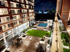 Elegant & Luxury Gem-5 Star Location -Pools Gym!, ξενοδοχείο σε Accra