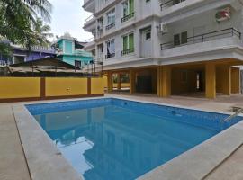 Luxury 2BHK Apartment near Calangute Baga beach with Pool, apart-hotel u gradu Kalangute