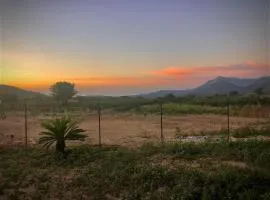 Appartement neuf avec jardin et vue panoramique mer montagnes baie de Calvi