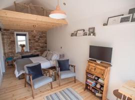 Cwtch, cozy studio, private, separate entrance., hotel dekat Kastil Dinas Powys, Cardiff