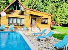 River House Transylvania, self-catering accommodation in Frăsinet