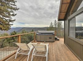 Homey Colfax Getaway with Private Hot Tub!, vacation home in Colfax
