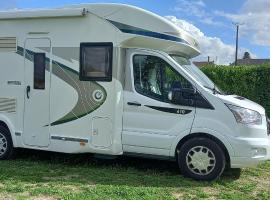 Nuit en Camping car : une experience immersive, luksustelt i Segonzac