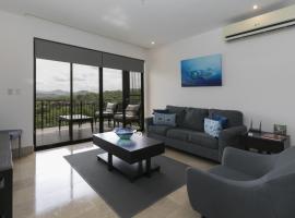 Cozy 1BR Condo with Partial Ocean View - Roble Sabana - Reserva Conchall, hotel sa Playa Conchal