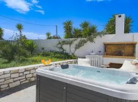 Irini's B & W house with jacuzzi