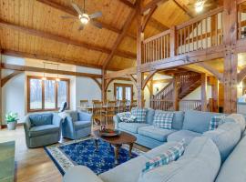 Spacious Virginia Vacation Rental with Yard and Sauna, hotel Purcellville-ben