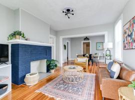 Private Boho Bungalow 10 Minutes to Downtown RVA!, готель у місті Ричмонд