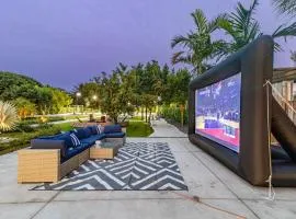 Mega Fun Villa Northwest Miami BY THE GLAMHOMES