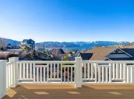 LakeView Landing #16 with Carriage House