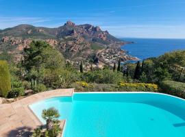 Villa for 14 people Saint-Raphaël Private pool Sea view, hotel with parking in Anthéor