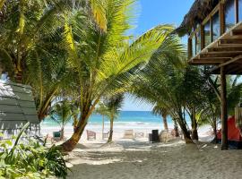 Chavez Eco Beach Camping and Cabañas, hotell i Tulum