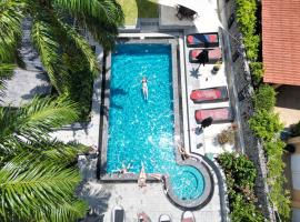 Baan Heaven / Patong Beach Pool Villa Sleeps up to 15, hotell Patong Beachis