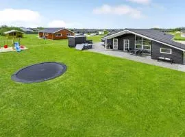 Awesome Home In Tarm With Sauna, 4 Bedrooms And Wifi