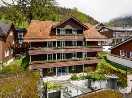 Hirschen Guesthouse - Village Hotel