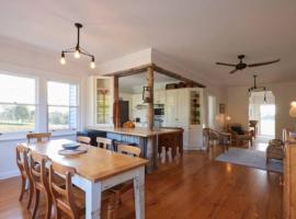 Hillview Country Escape - Magic Views near Historic Maldon, holiday home in Baringhup