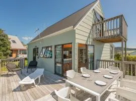 Te Whare Whakatā - Onemana Holiday Home