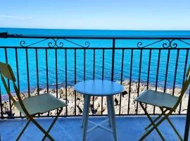 COASTAL Seaview Suite & CENTRAL BALCONY Street View Studio