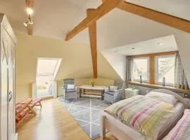 Ferienwohnung Raffael 100 qm, 2 große Betten im Wohnzimmer