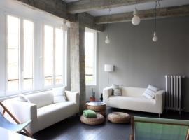 San Sebastian playa Zurriola-NO PARTIES AT HOME-ANDAMIO hasta marzo-SCAFFOLD until March