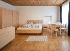 Vintlerhof, farm stay in Bressanone