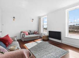 The Pink House, Budleigh Salterton, pet-friendly hotel in Budleigh Salterton
