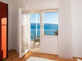 Déjà Blue Apartment