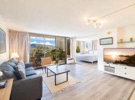 Mountain View Oasis, Steps from Beach with Parking!