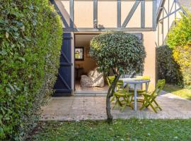 Holiday Home Le Clos du Golf-2 by Interhome, hotel in Cabourg