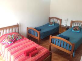 La casita de Ana Paula (dpto con asador y cochera), vacation rental in Chilecito