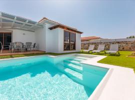 Villa Luxury Paula's Dream Private Pool Corralejo By Holidays Home, hotel em Corralejo