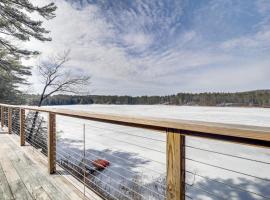 Orwell Cabin on Sunrise Lake with Private Dock and BBQ, villa Orwellben