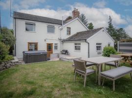 Pendeilo Villa - 5 Bedroom Holiday Home - Amroth, hotel in Amroth