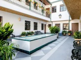 Triana Boutique Apartments by Hommyhome