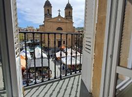 Erdizka, céntrico apartamento turístico con la mejor vista Plaza de los Fueros, departamento en Estella
