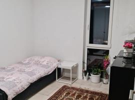 Private Room with own bath room, holiday rental in Hannover