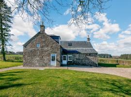 Meadowgreen Farmhouse, hotel barat a Forfar