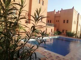 Riad Ouinz: Aït Benhaddou şehrinde bir otel