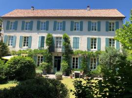 La Cerisaie - Chambres d'hôtes & gites, hotel con estacionamiento en Riols