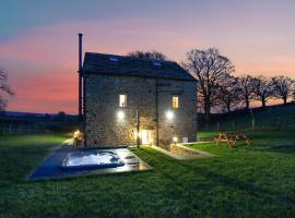 Robcross Barn, hotel with parking in Airton