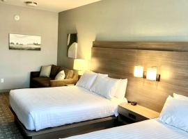 Pitt Meadows Meadow Gardens Golf Club 근처 호텔 Best Western Plus Pitt Meadows Inn & Suites