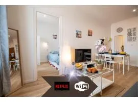 Private Independant flat - Lourdes city center - 2 Balconies