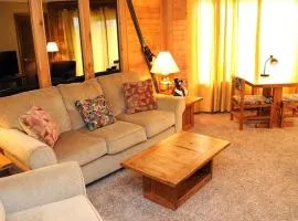 Seven Springs Stoneridge 3 Bedroom Standard Condo - Ski-In Out, Pet Friendly! condo