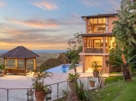 Byron Luxury Ocean & Mountain view retreat, hotell i Mullumbimby