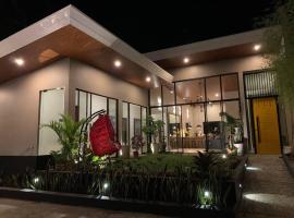 The Great Molave SUPERIOR ROOM, отель с парковкой в городе Cavite