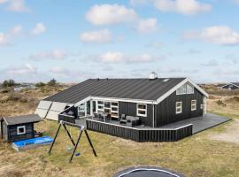 Beautiful Home In Hjrring With Sauna, cabana o cottage a Hjørring